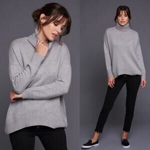 Pine Cashmere Kate Turtleneck sweater Grey Quiet luxury minimalist chic Sz Small